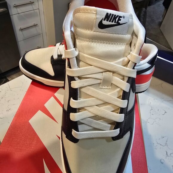 Nike Dunk Low Se Bright Crimson Black Hq3423-635 Men's size 10 Shoes New - Picture 2 of 9